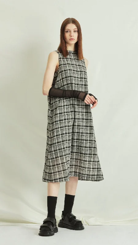 Weekend Specials to Savor Checked Sleeveless Dress