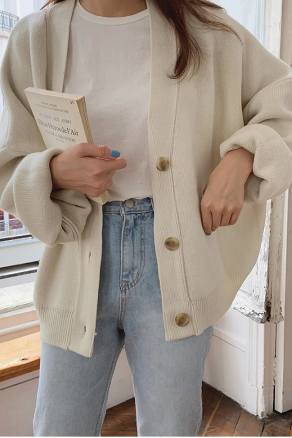 Savings Galore Thick Oversize V-Neck Cardigan      S2799