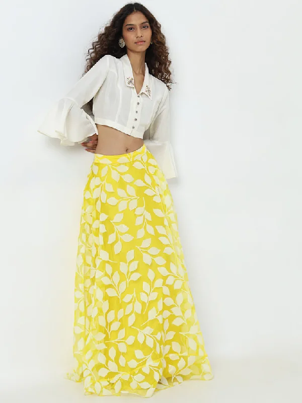 Super Bargain Vark Off-White Embroidered Crop Blouse