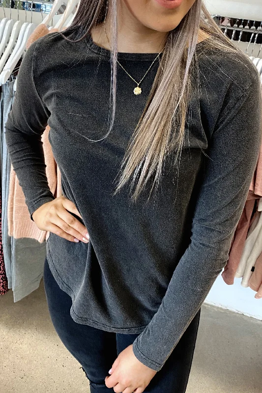 Can't Miss Kara Long Sleeve Tee Washed Black