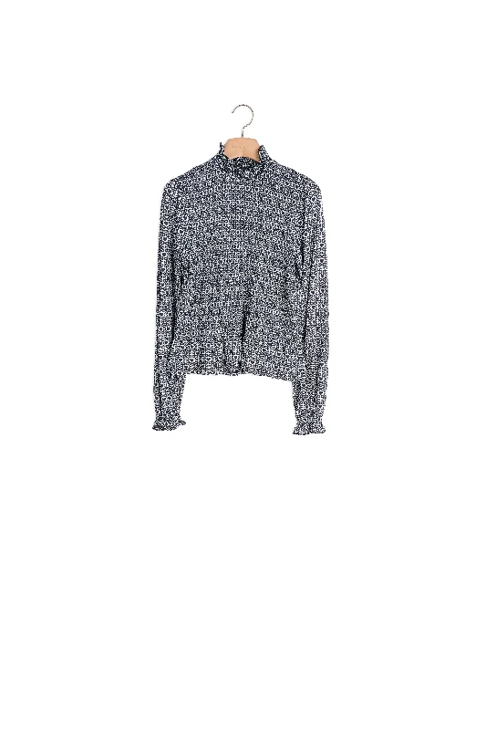 Shop the Weekend Away Top smocké