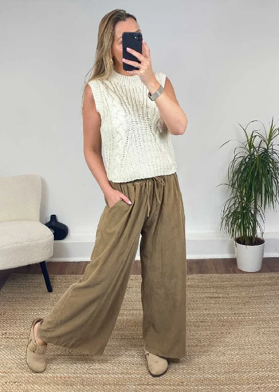Special Price Keys Cable Knit Tank Top in Cream
