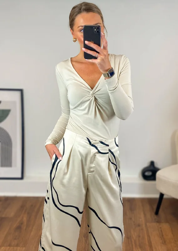 Can't Miss Heli Ruched Top