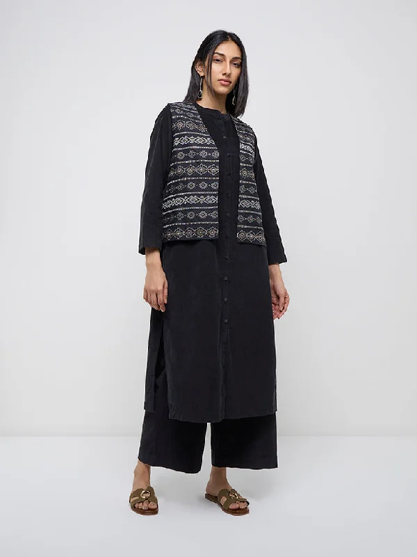 Steal Deal Utsa Black Embroidered Cotton Jacket