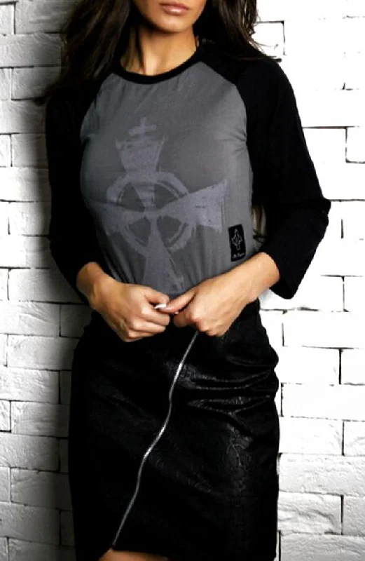 Sale Event Drawn Logo Raglan Sleeve Crop