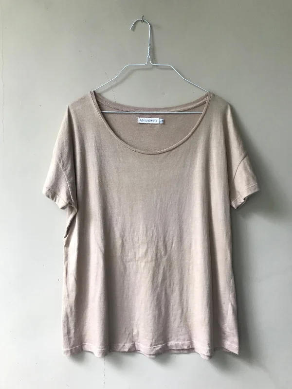 nut hand dyed