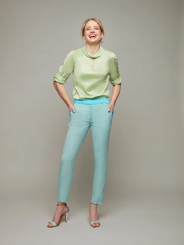 Weekend Savings Extravaganza HOSTA | Easy Key-hole Blouse