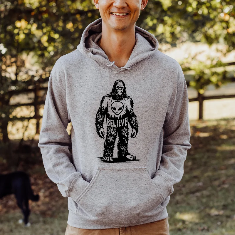Time-Limited Offer Bigfoot Believes in Aliens Gildan Crewneck or Hoodie Sweatshirt *UNISEX FIT*