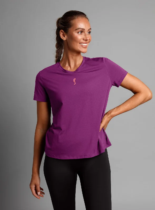 Act Fast Women's Paris Relaxed Tee
